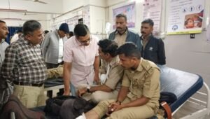 कलेक्टर ने की घायलों से मुलाकात