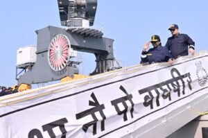द्रौपदी मुर्मू ने की INS वाघशीर यात्रा
