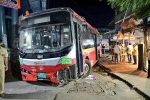 भांडुप में बेकाबू BEST बस ने 13 लोगों को कुचल दिया