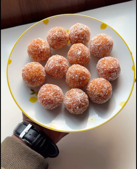 Make carrot laddus