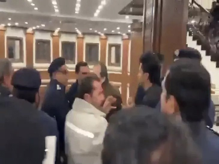 Pakistan: KP CM Assaulted Again Inside Punjab Assembly 