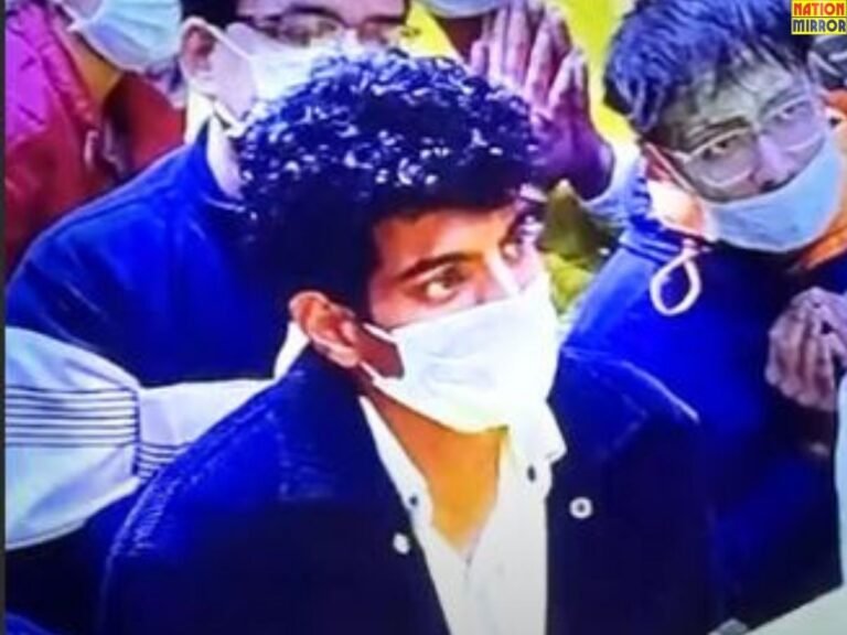 Palash Muchal meeting Premananda Maharaj as Smriti Mandhana wedding gets postponed.