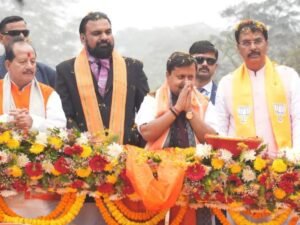 हवाई अड्डे से मिलर हाई स्कूल मैदान और BJP प्रदेश कार्यालय तक विशाल रोड शो