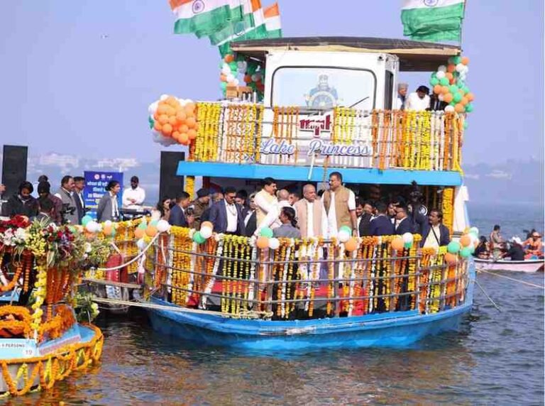 Bhopal Lake: भोपाल की झील में उतरे कश्मीर के शिकारे,CM Mohan Yadav ने दिखाई हरी झंडी