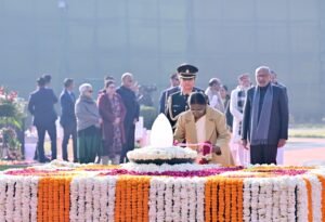 PM-राष्ट्रपति ने दी श्रद्धांजलि