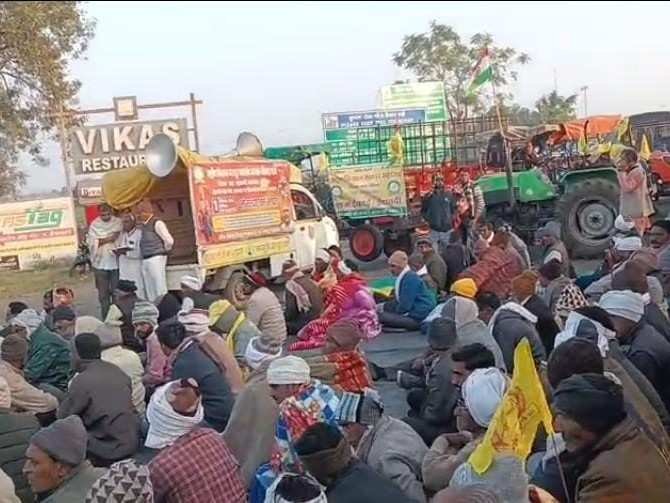 Dhar Farmers Protest/ Farmers' agitation at Khalghat in Dhar