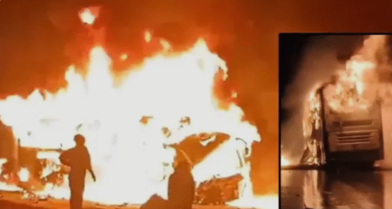 कर्नाटक स्लीपर बस आग हादसा: कर्नाटक में स्लीपर बस में भीषण आग, 10 लोग जिंदा जले, कई झुलसे