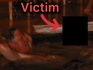 हॉट टब में एक महिला के साथ पूर्व अमेरिकी राष्ट्रपति बिल क्लिंटन।