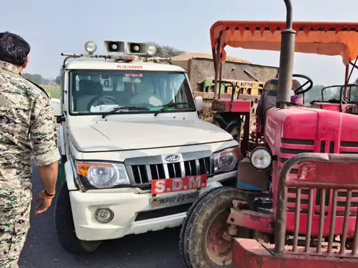 Bhind ret mafia video: चंबल में बेखौफ रेत माफिया, SDM की गाड़ी को टक्कर मारी