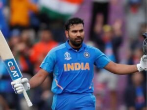 रोहित बतौर ओपनर 193 वनडे मैच में 329 छक्के लगाने वाले खिलाड़ी बन गए हैं।