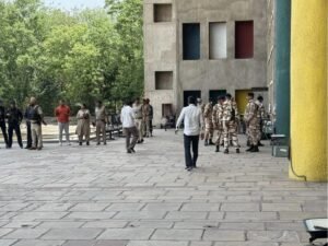 जांच में लगी पुलिस