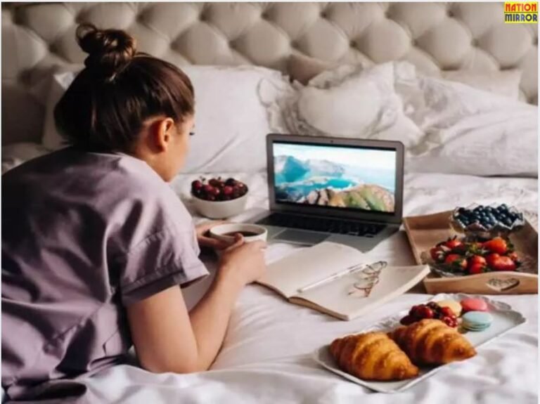 बिस्तर पर खाना खाने के नुकसान: बेड पर बैठकर खाना खाते हैं?