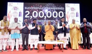2 लाख लाभार्थियों के बैंक खातों में 2,000 करोड़ की राशि