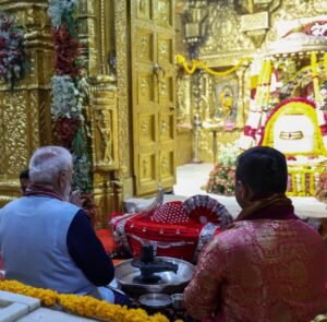 PM मोदी ने सोमनाथ मंदिर में की आरती