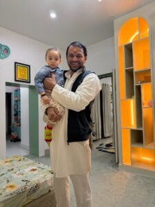 तेज प्तेरताप ने जस्वी की बेटी कात्यायनी को गोद में लिया