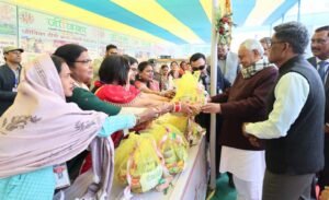 जीविका दीदियों से चर्चा