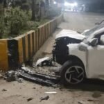 Indore Car Accident News कार डिवाइडर से टकराई, भीषण हादसा
