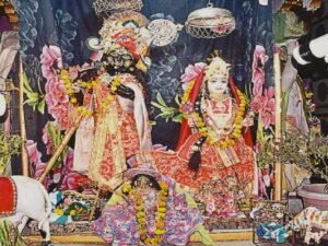 ब्रज के प्रमुख मंदिरों में ठाकुर जी को पीतांबर धारण कराए जाते हैं