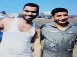 पायलट का स्थानिय लोगों ने किया रेस्क्यू