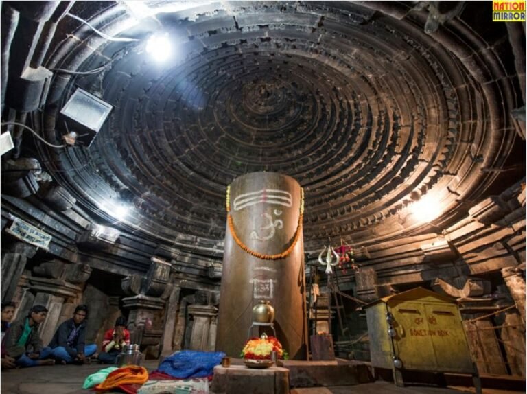 Matangeshwar Mahadev Temple इस जगह विराजमान है जीवित शिवलिंग!