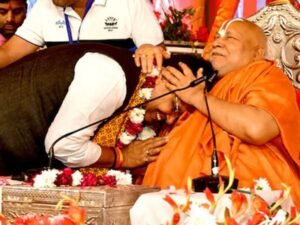 जगद्गुरु रामभद्राचार्य ने CM भजनलाल की तारीफ की