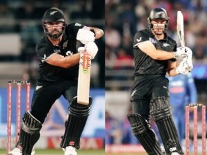 यंग और मिचेल की फिफ्टी