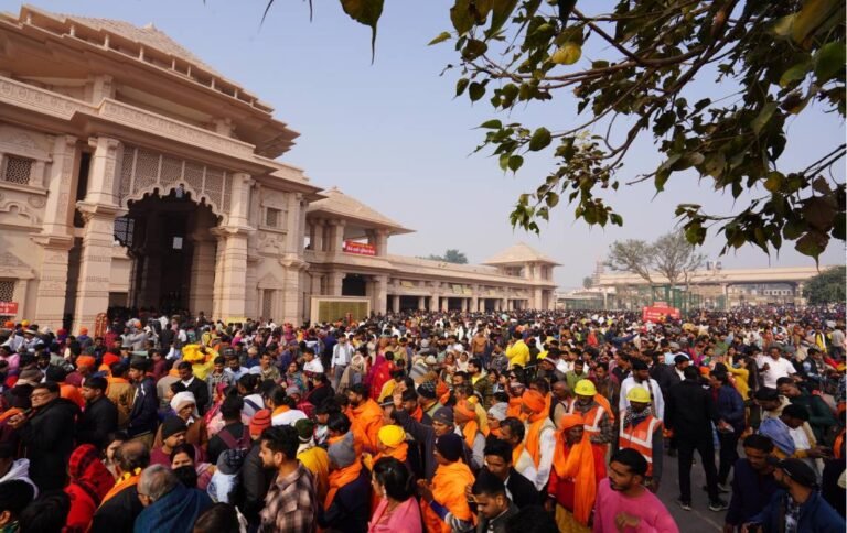 New Year 2026, Ram Mandir Ayodhya, Vaishno Devi crowd, Mahakal temple Ujjain, temple rush India, religious tourism news