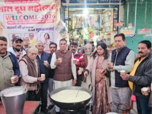 शराब की जगह दूध पिलाकर नए साल का स्वागत