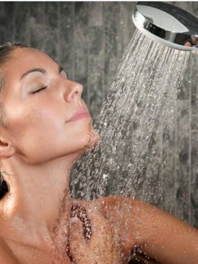 नहाने के पानी में ये मिलाएं, बदल जाएगी आपकी किस्मत!