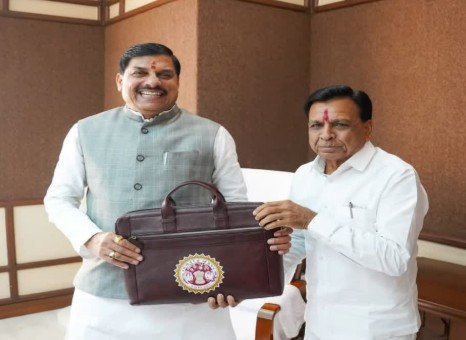 मध्यप्रदेश सरकारी कर्मचारियों और पेंशनरों के लिए स्वास्थ्य बीमा योजना