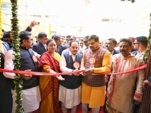 शताब्दी समारोह में प्रतिमा का अनावरण