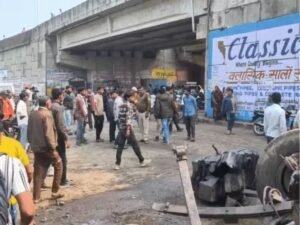 टीम कर रही रेस्क्यू