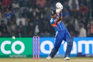 हार्दिक की धुंआधार बल्लेबाजी