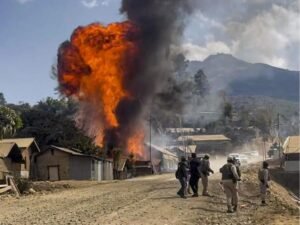 मणिपुर में फिर भड़की हिंसा