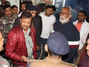 पुलिस और सांसद के बीच बहस