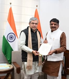 सांसद आलोक शर्मा ने की रेल मंत्री से मुलाकात