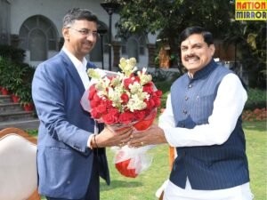 मुख्यमंत्री डॉ मोहन यादव ने की नवपदस्थ आयुक्त मनीष सिंह से मुलाकात