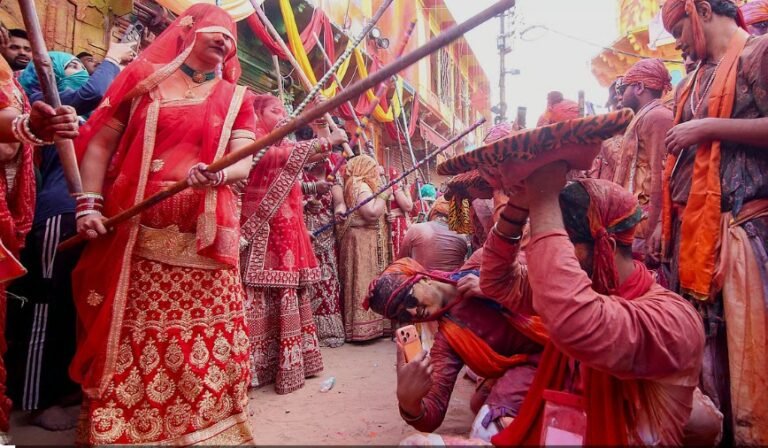 लठमार होली