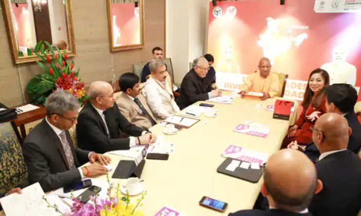 विदेश दौरे पर योगी