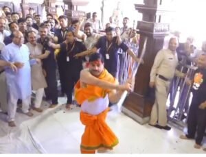 डॉ. मोहन यादव का शस्त्र प्रदर्शन