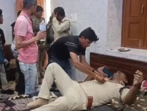 धामनोद थाना प्रभारी प्रवीण ठाकरे गंभीर रूप से घायल