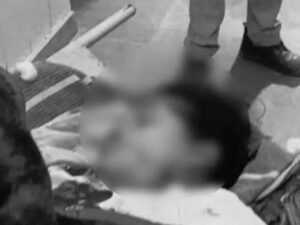 खून से लथपथ नाबालिग का शव