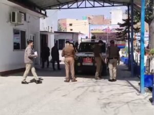 जांच में लगी पुलिस