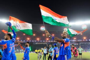 भारतीय खिलाड़ियों ने ऐतिहासिक जीत का जश्न मनाया।