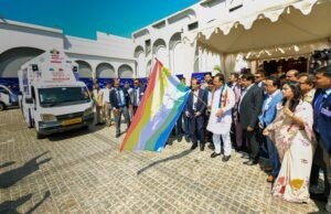 नवकार मंत्र क रथों को हरी झंडी दिखाई.