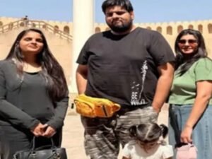 अमरोहा का परिवार फंसा