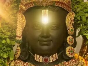 रामलला का हुआ सूर्य तिलक