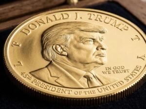 ट्रंप की फोटो वाला सोने का सिक्का