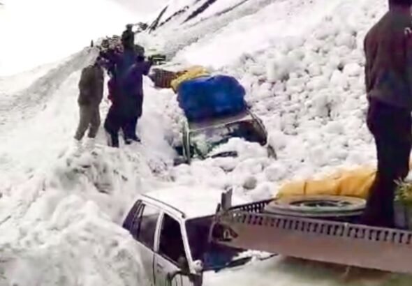 Srinagar-Leh Highway Avalanche