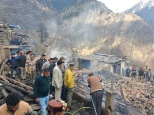 फिताड़ी गांव में आग